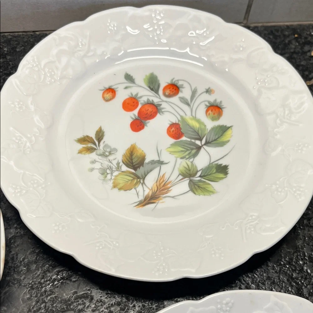 Dansk White Floral Dessert size dishes Set of 4. New in box.  IVY BERRIES